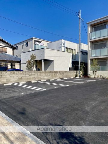 和歌山県和歌山市西紺屋町１丁目[1LDK/47.73m2]の駐車場