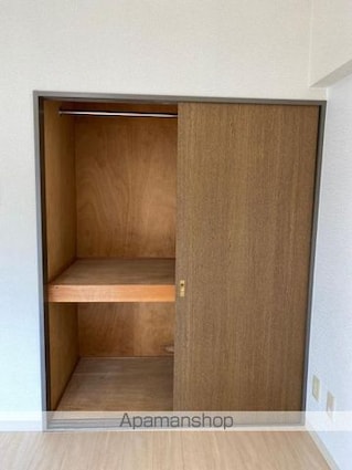 ルミエール三条[1R/22.8m2]の収納