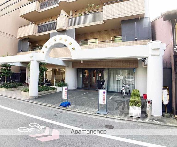 ルモン三条西洞院の玄関写真