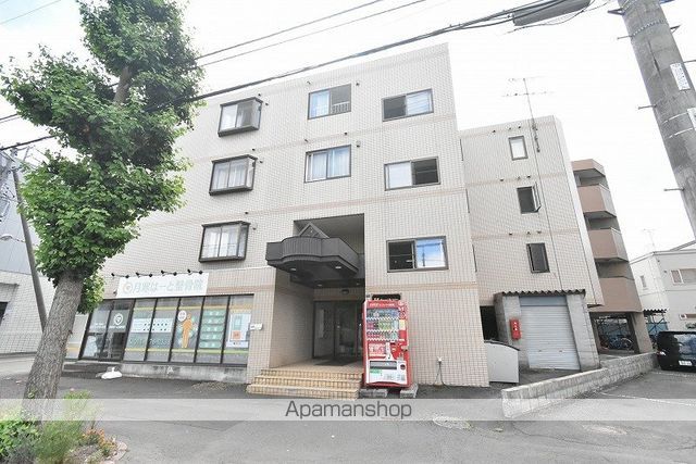 ローヤルハイツ月寒東3・4の外観写真