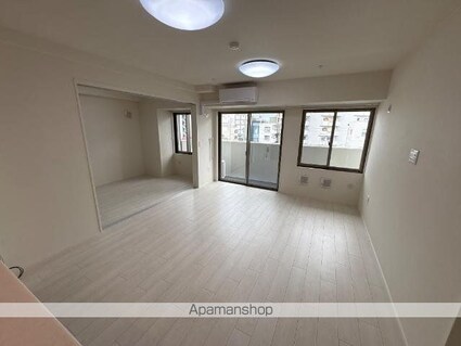 Ｇｒａｎｄ　Ｃｈａｉｎｏｎ金山[2LDK/68.44m2]のリビング・居間1