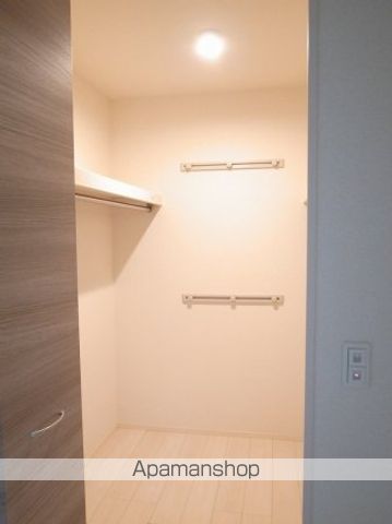 ロードサイド葵 Bの内装写真