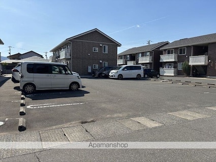 リビングタウン舟橋壱番館　Ａ[2LDK/55.44m2]の駐車場