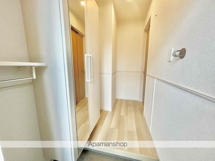 ファミリエ　Ⅰ[1LDK/44.7m2]の玄関