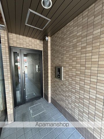 MAISONDEKAKUSYOの玄関写真