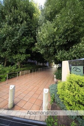 グランループ[3LDK/76.53m2]のエントランス