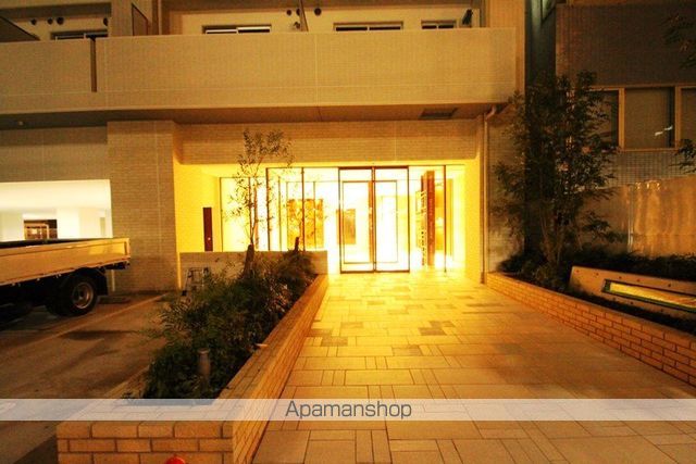 スプランディッド新大阪DUEの玄関写真