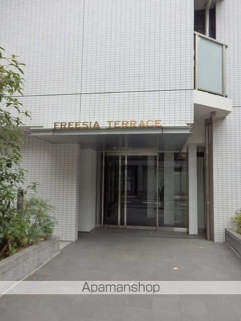 ＦＲＥＥＳＩＡ　ＴＥＲＲＡＣＥ（フリージアテラス）[1R/27.41m2]のエントランス2