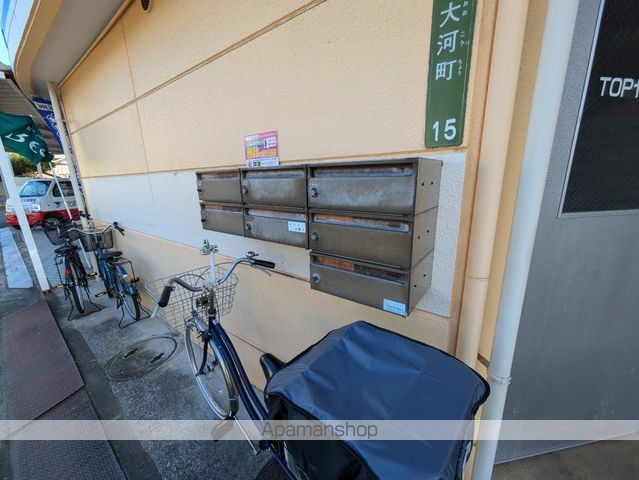 山本ビルの玄関写真