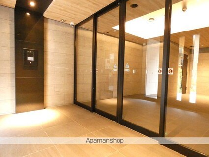 プレサンス名古屋ルーカス[1LDK/33.32m2]のエントランス