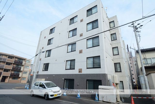 カレラ月寒中央の外観写真