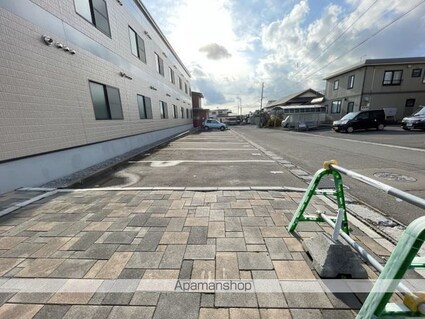 レオパレスプレミールＳ＆Ｎ[1K/23.18m2]の駐車場2