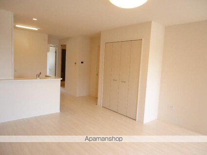 Ａｌｌｅｚ　Ｃｒｅｓｔ　Ｎｅｏ（アレ　クレスト　ネオ）[1LDK/56.55m2]のリビング・居間2