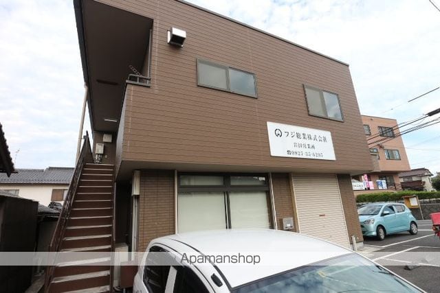 河中アパートの外観写真