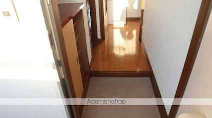 サンコーポ松岡２番館[2DK/42.9m2]の玄関