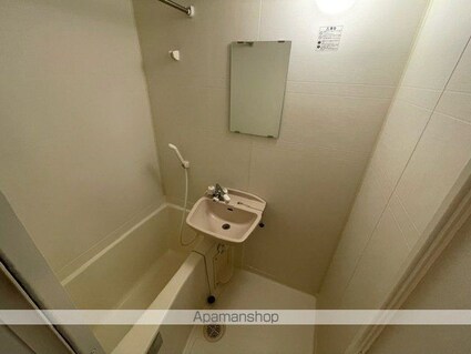 レオパレストリアノン武田[1K/23.18m2]のバス