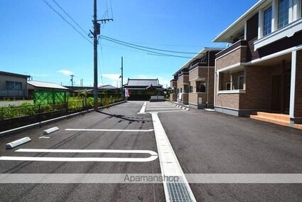 ラフレシールⅠ[2LDK/58.21m2]の駐車場