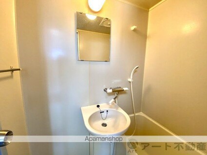 アルト雄郡　西棟[1R/22.9m2]の洗面所