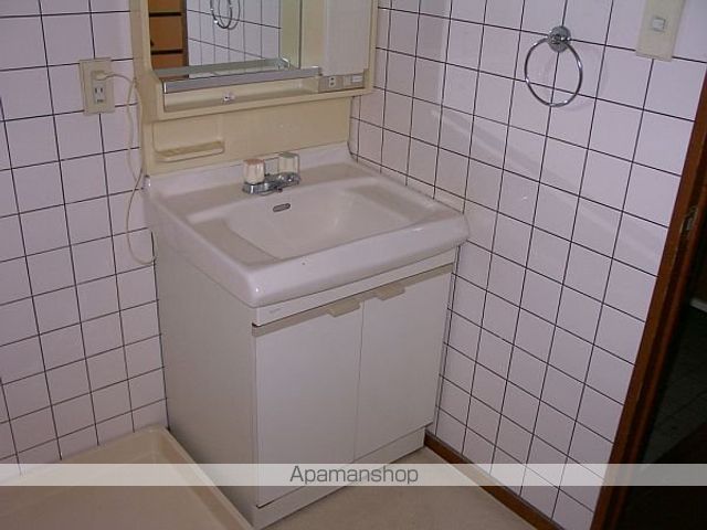八百真マンション小島の内装写真