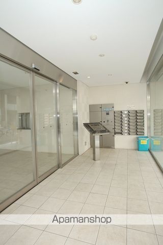 フローライト南森町の玄関写真