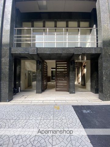 レオンコンフォート本町東の玄関写真