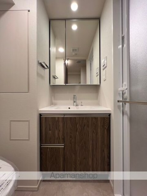 東京都新宿区百人町３丁目[1LDK/42.35m2]の洗面所