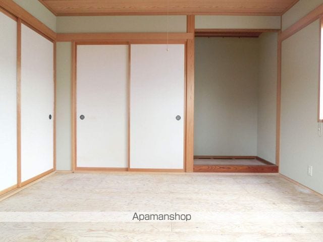 浜松市中央区 2階建 築26年の内装写真