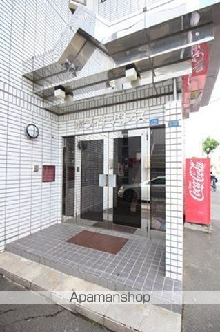 ホワイトパレスの玄関写真