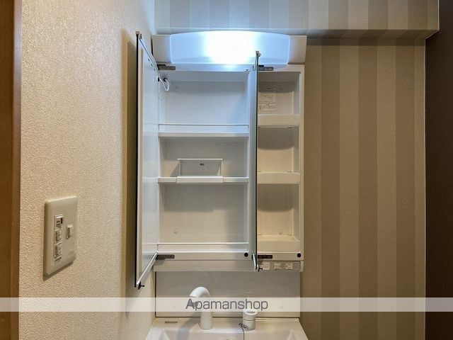 レジュイール東中通の内装写真