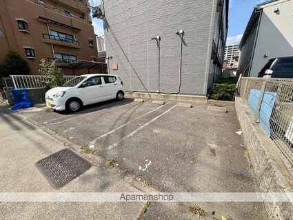 レオパレスＭ　Ｏ[1K/19.14m2]の駐車場