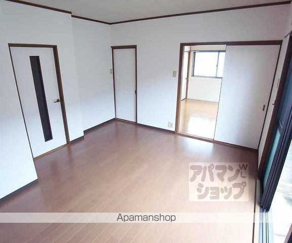 シャントゥール城北の内装写真