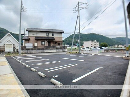 ライフランドＦ[2LDK/59.55m2]の駐車場