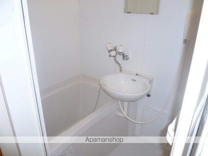 レオパレスルミエール明神[1K/23.61m2]のバス