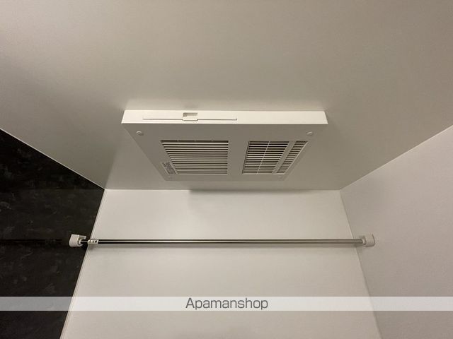 コンフォリア・リヴ新大阪WESTの内装写真