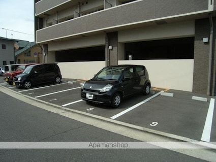 香川県高松市錦町２丁目[1K/31.2m2]の駐車場