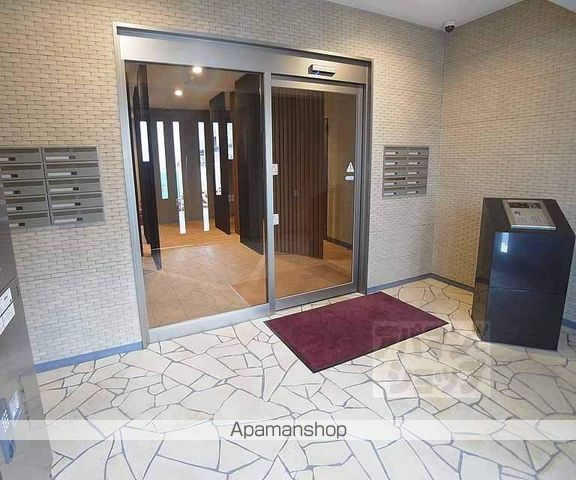 セレーナ白梅町の玄関写真
