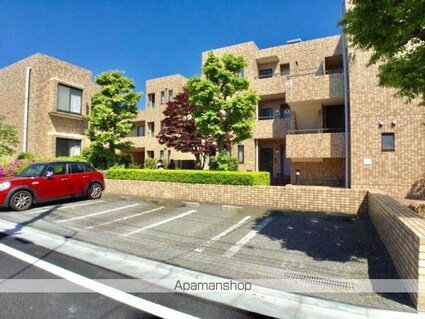 ヴェール久我山ＩＩ[2LDK/72.66m2]の駐車場