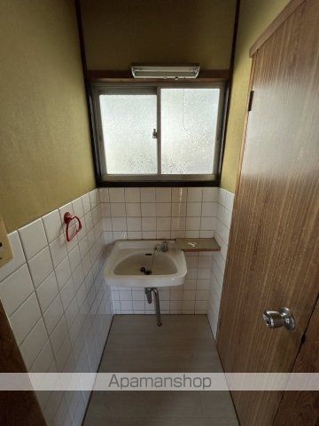新田貸家の内装写真