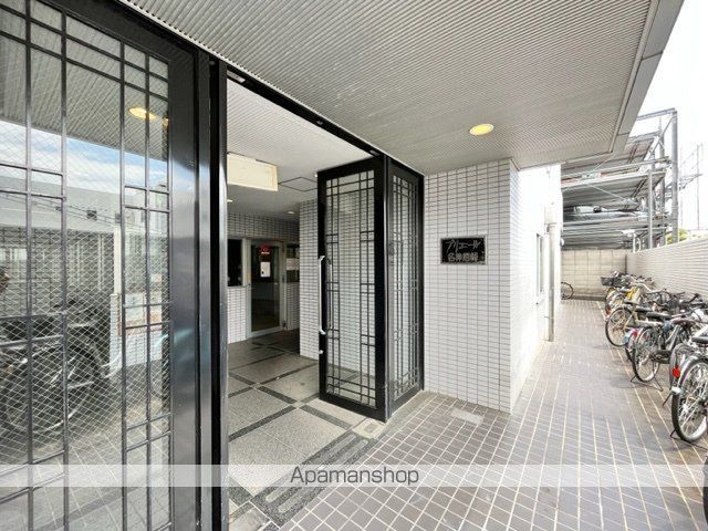 プリエール名神尼崎の玄関写真