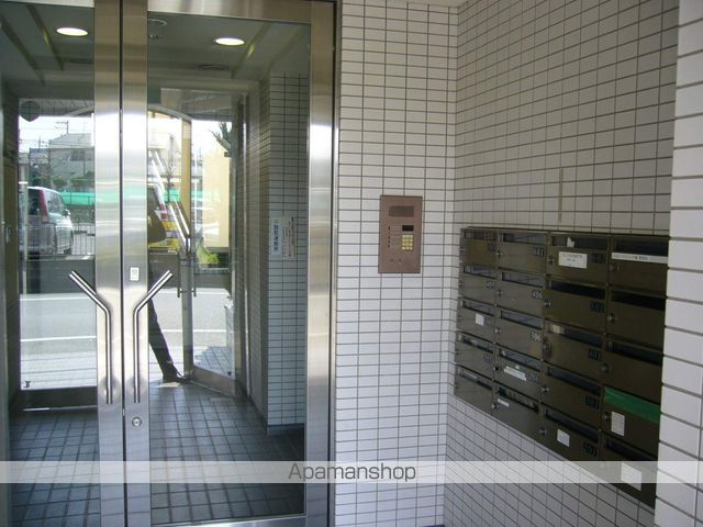 ナルセガオカマンションの玄関写真