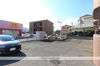 エステート西町[1K/30.19m2]の駐車場