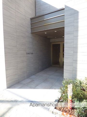 GRAND REGISの玄関写真