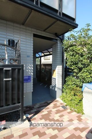 エスカーラ蛍池の玄関写真