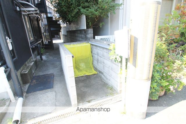 愛名マンションの玄関写真