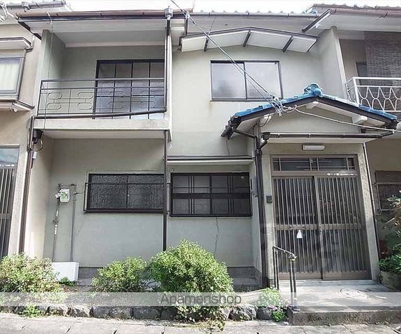 大野貸家の玄関写真
