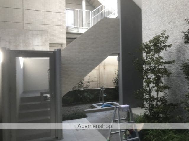 東京都新宿区新小川町[2LDK/52.16m2]の共用部3