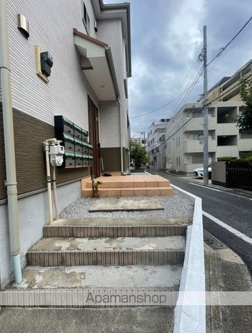 石神井台シェアハウスの玄関写真