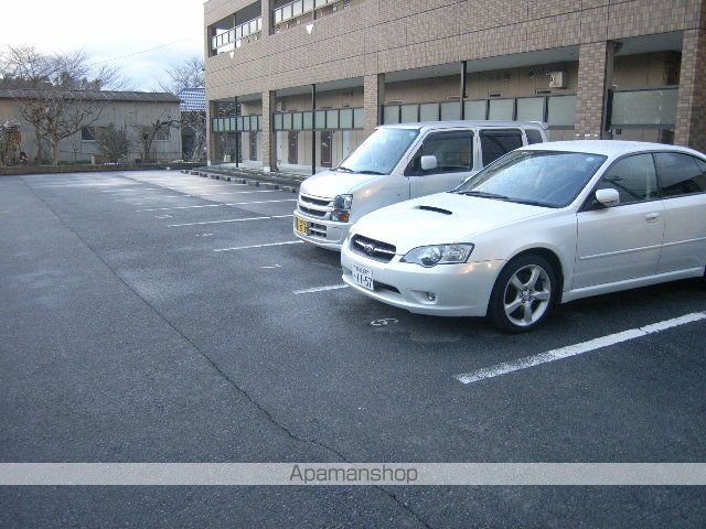 モアイーストVの外観写真