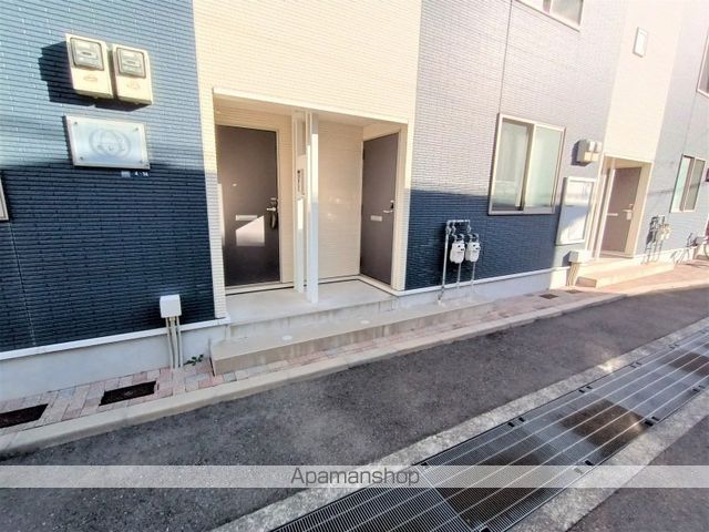 レオネクストカレンの玄関写真