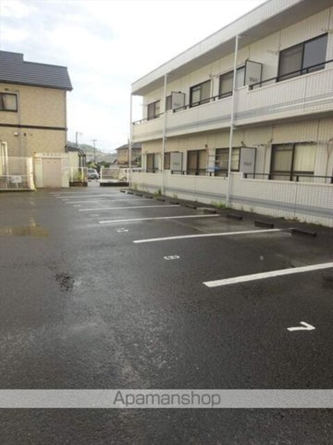 ウィンディ西浜[2DK/44.82m2]の駐車場